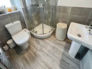 En suite- click for photo gallery